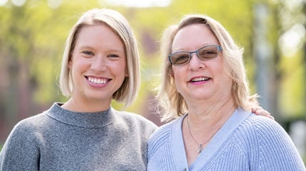 米歇尔和她的母亲莎伦家族中都有乳腺癌病史。