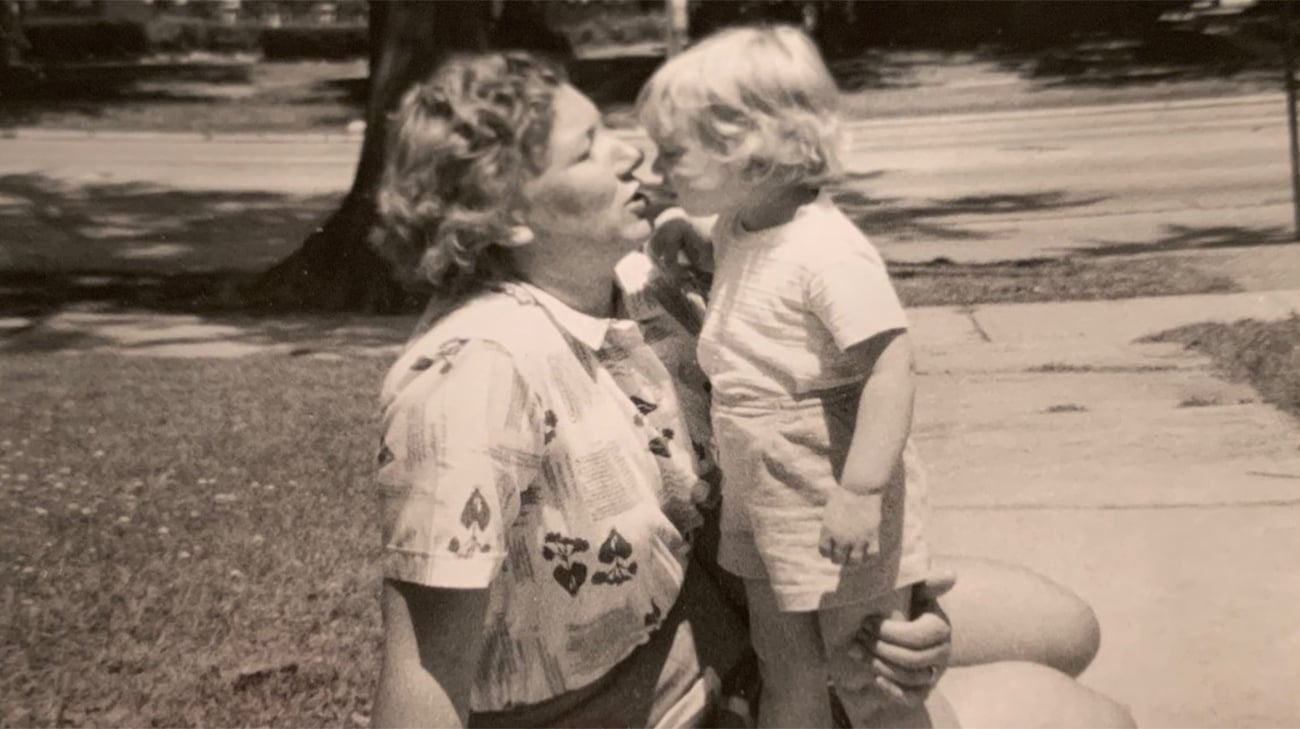 沙龙和她的母亲,菲利斯弗林。