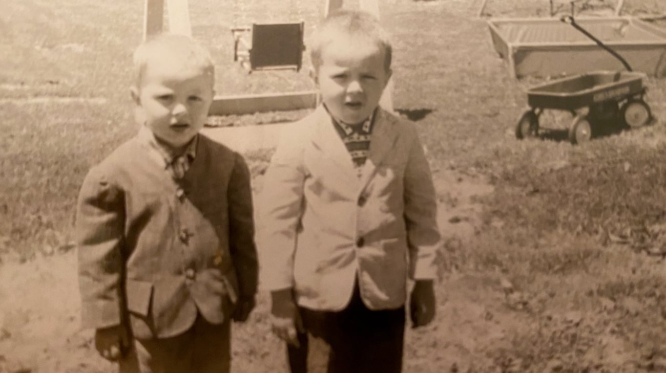 加里和杰夫·福斯特兄弟还是孩子的时候。